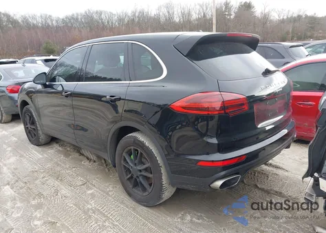2016 Porsche Cayenne z USA, uszkodzony, nr VIN WP1AA2A27GKA11085